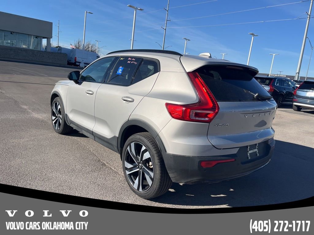 Certified 2025 Volvo XC40 B5 Plus image 7