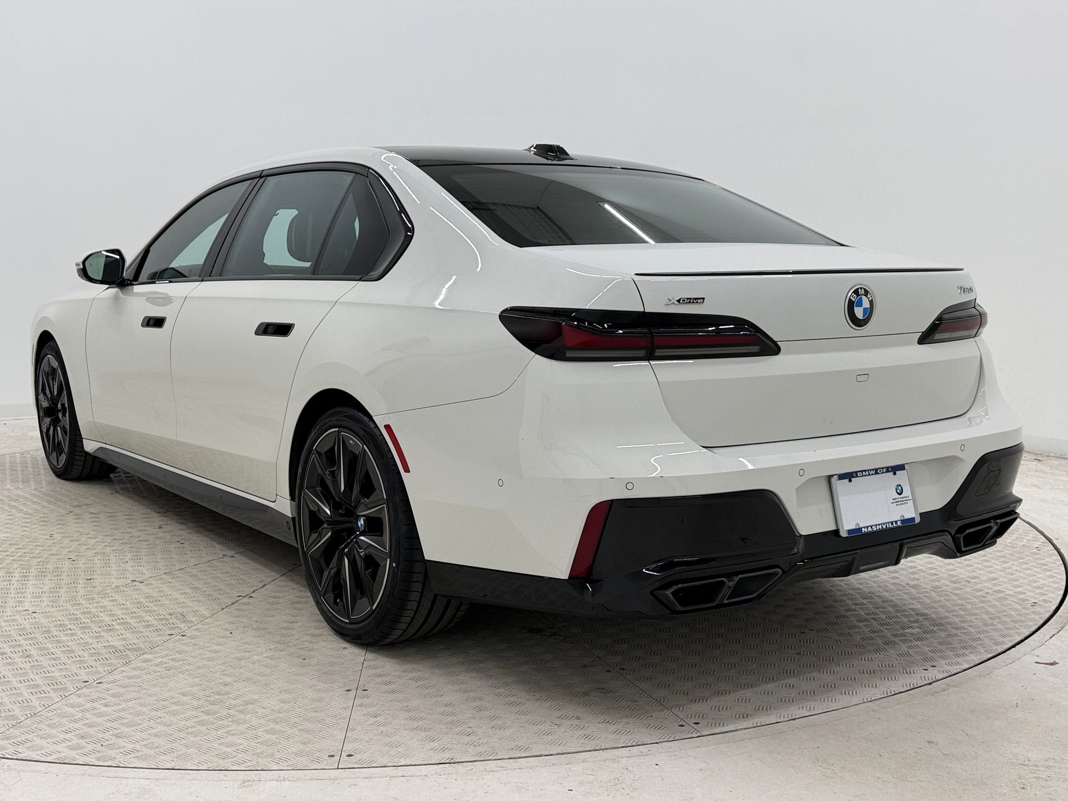 Certified 2024 BMW 760i xDrive w/ Executive Package image 3