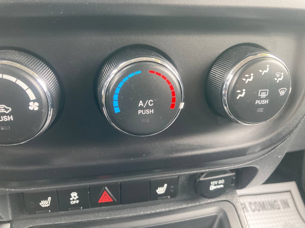 Used 2015 Jeep Patriot High Altitude AWD/4WD image 25
