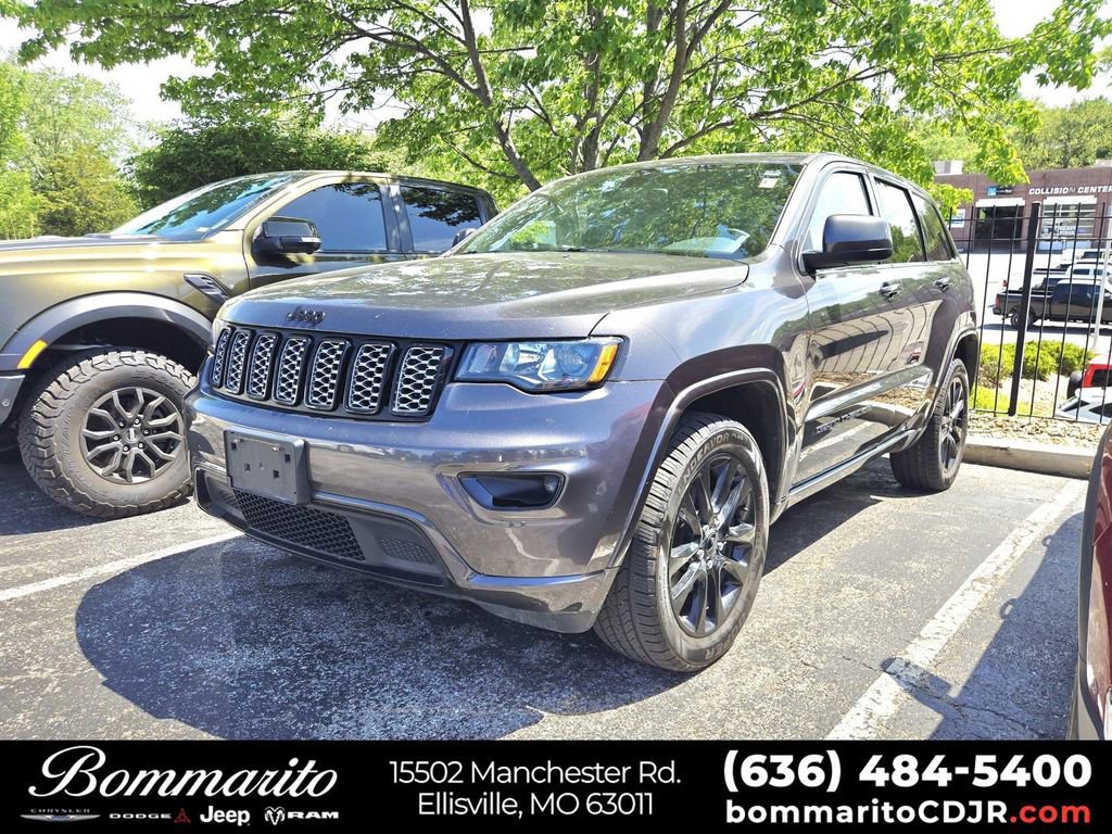 Used 2017 Jeep Grand Cherokee Altitude AWD/4WD image 1