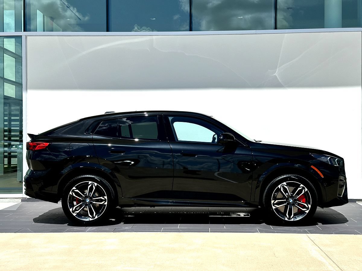 New 2026 BMW X2 xDrive28i w/ Technology Package AWD/4WD image 3