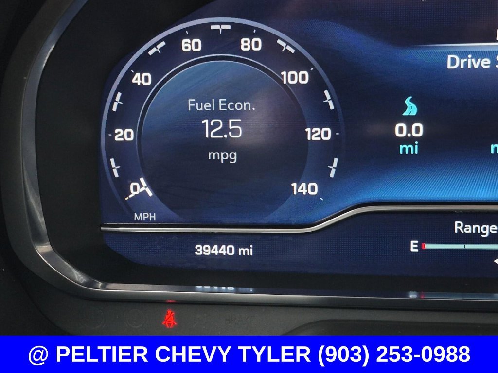 Used 2024 Chevrolet Suburban LT w/ Luxury Package RWD image 20