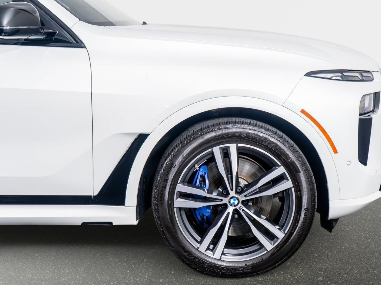 Used 2025 BMW X7 M60i image 6