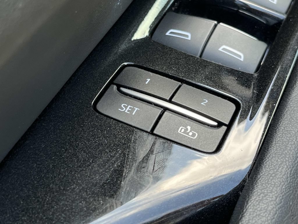 Certified 2023 Cadillac Escalade Sport w/ LPO, ONYX Package AWD/4WD image 32