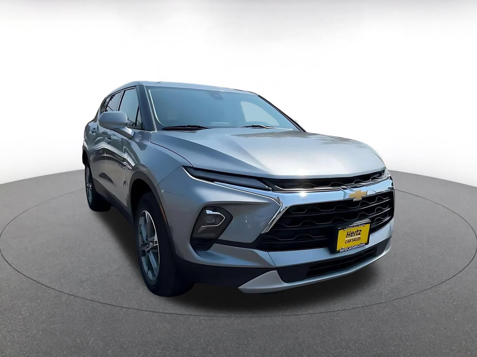 Used 2025 Chevrolet Blazer LT FWD image 3