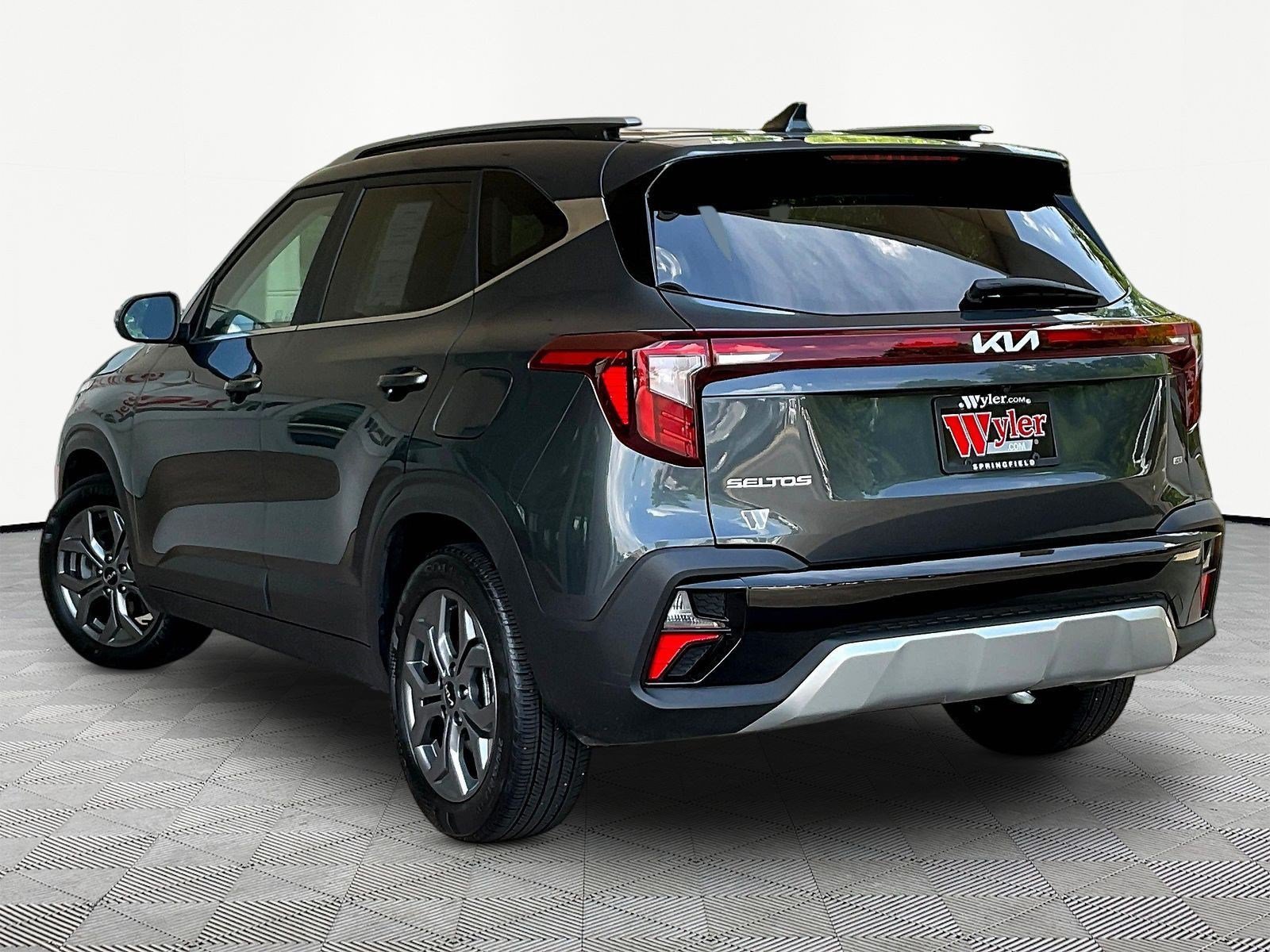 Used 2024 Kia Seltos S AWD/4WD image 4