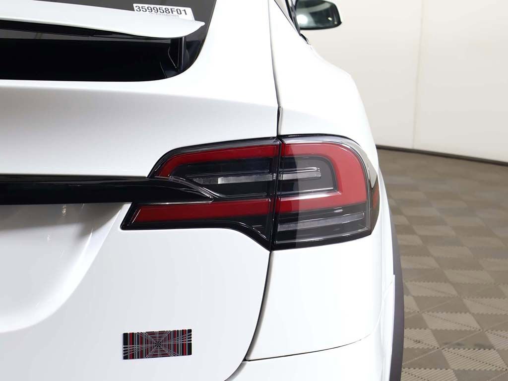 Used 2022 Tesla Model X Plaid image 18