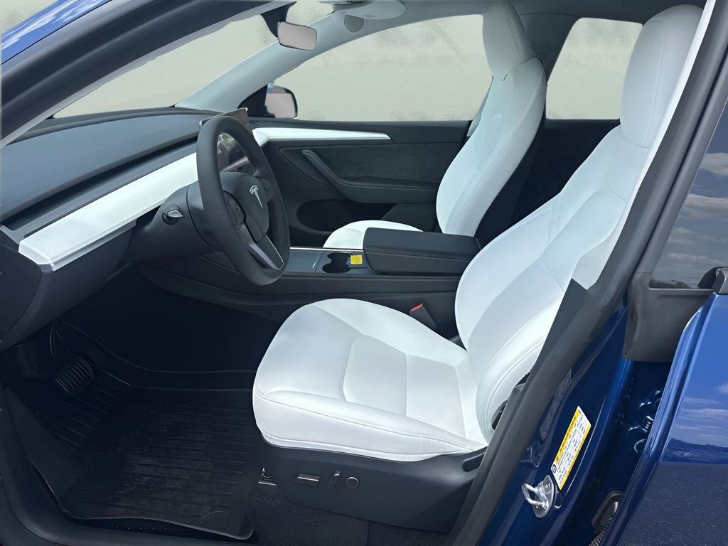 Used 2024 Tesla Model Y Long Range image 9