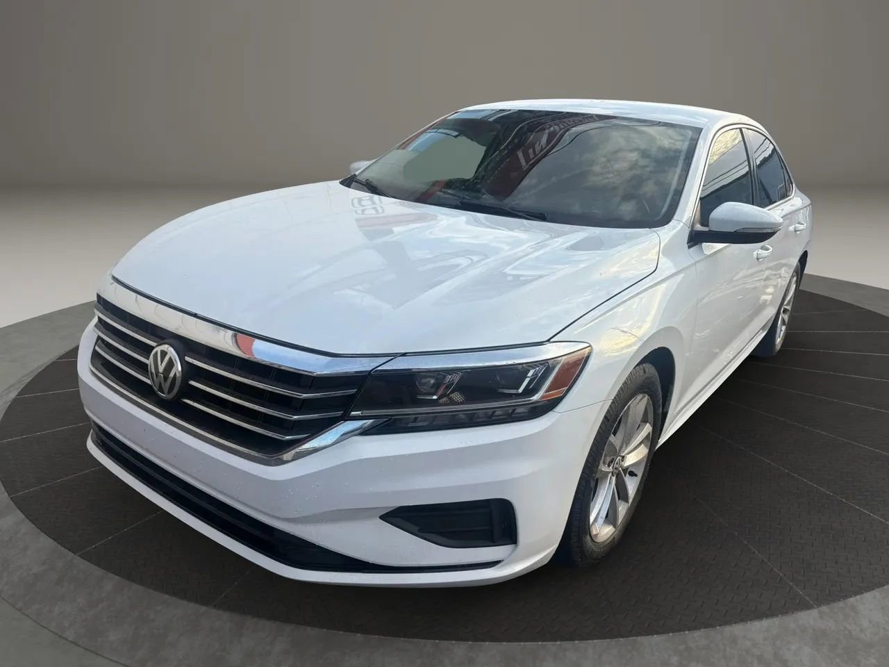 Used 2020 Volkswagen Passat 2.0T SE image 1