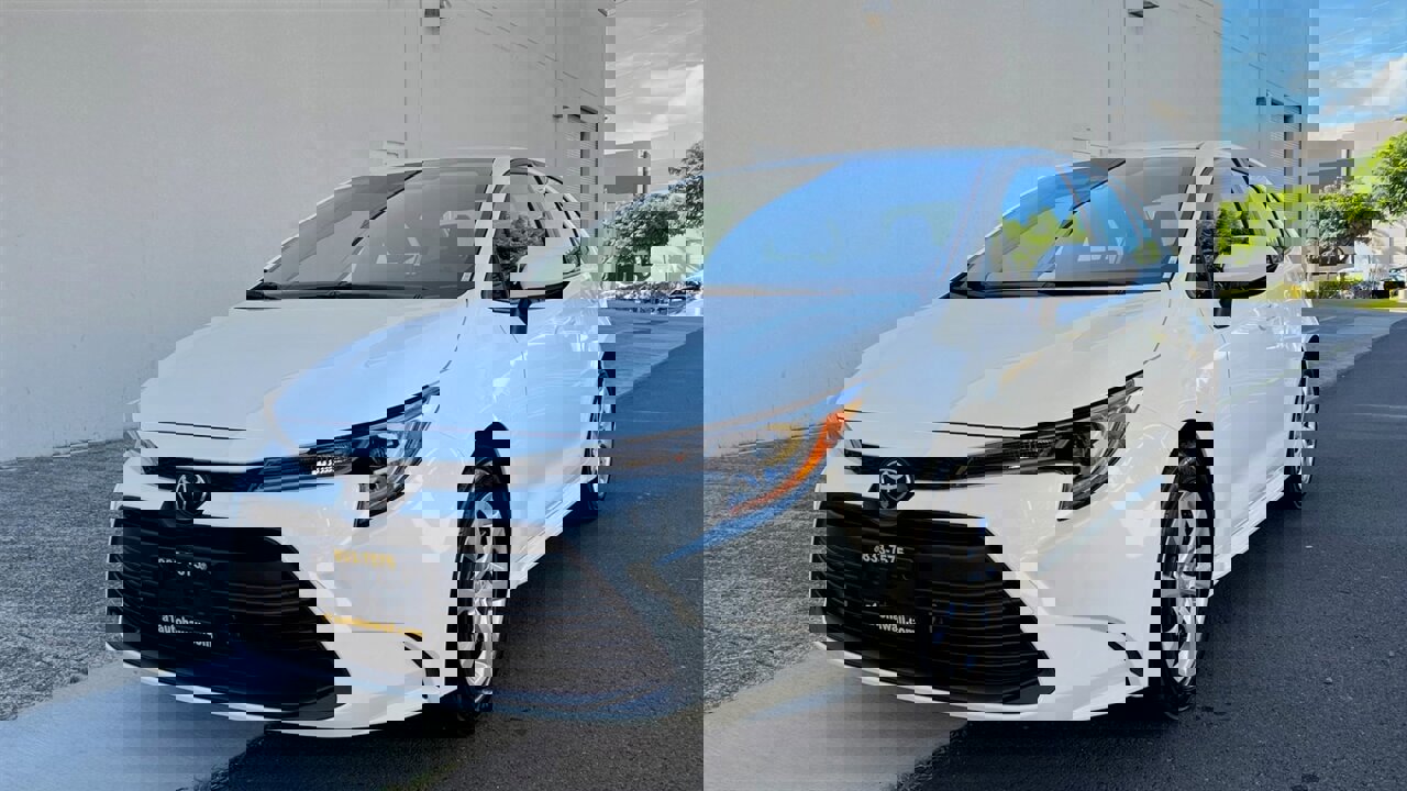 Used 2023 Toyota Corolla LE image 1