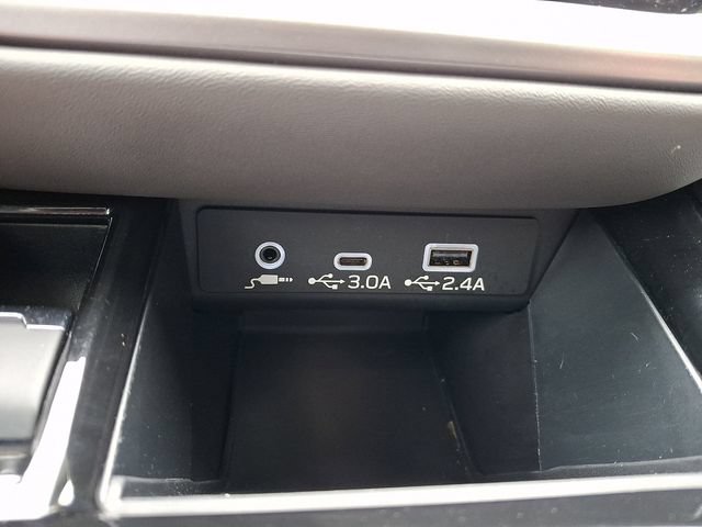 Certified 2025 Subaru Outback Onyx Edition AWD/4WD image 36
