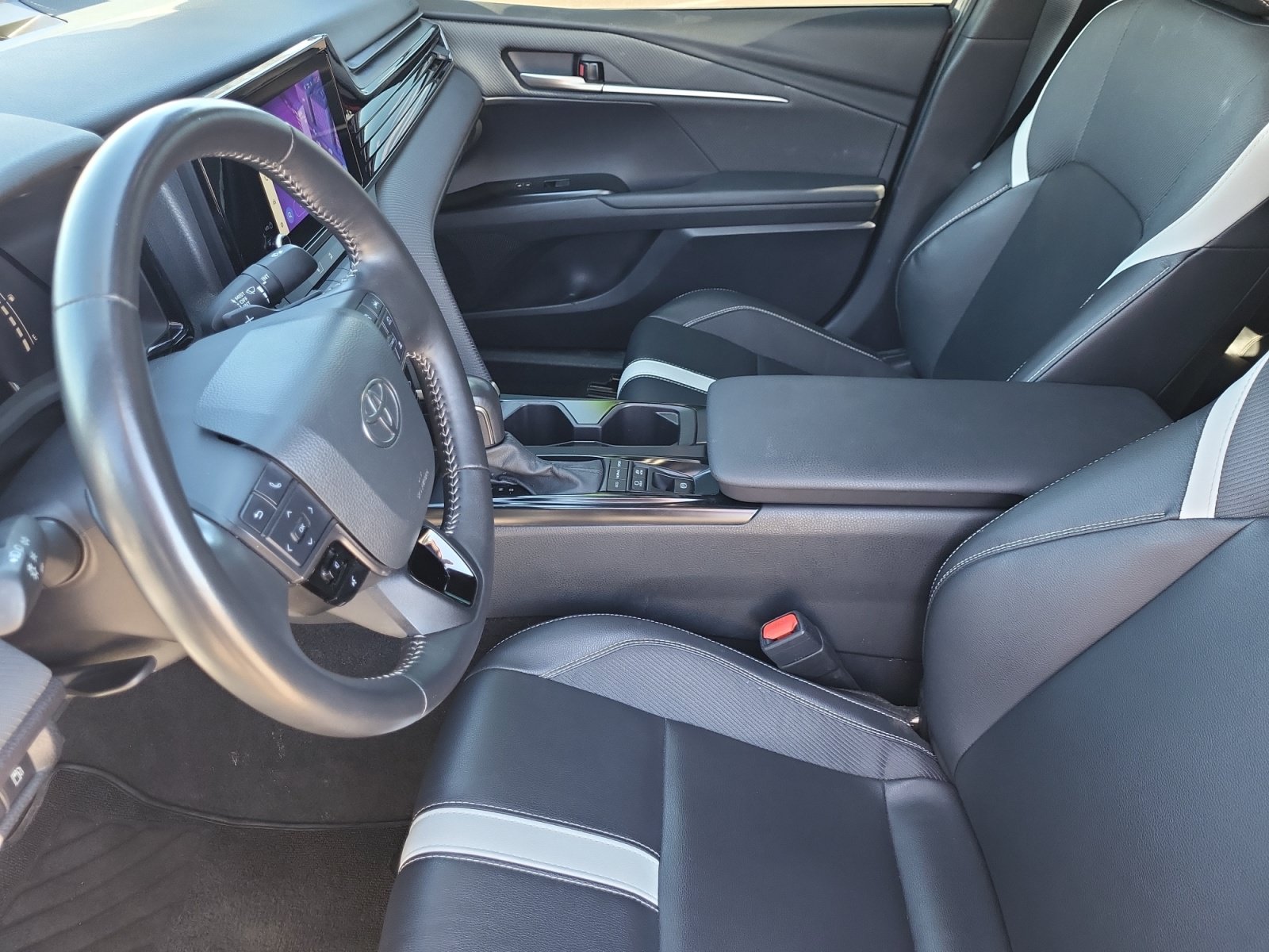 Used 2025 Toyota Camry SE FWD image 20