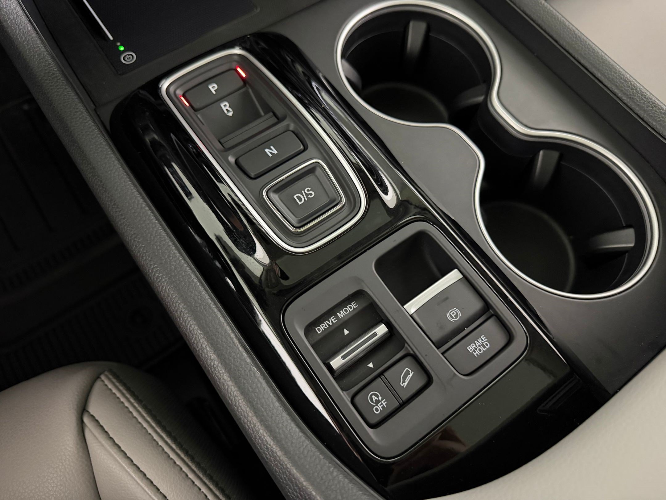 Used 2024 Honda Pilot Touring image 14