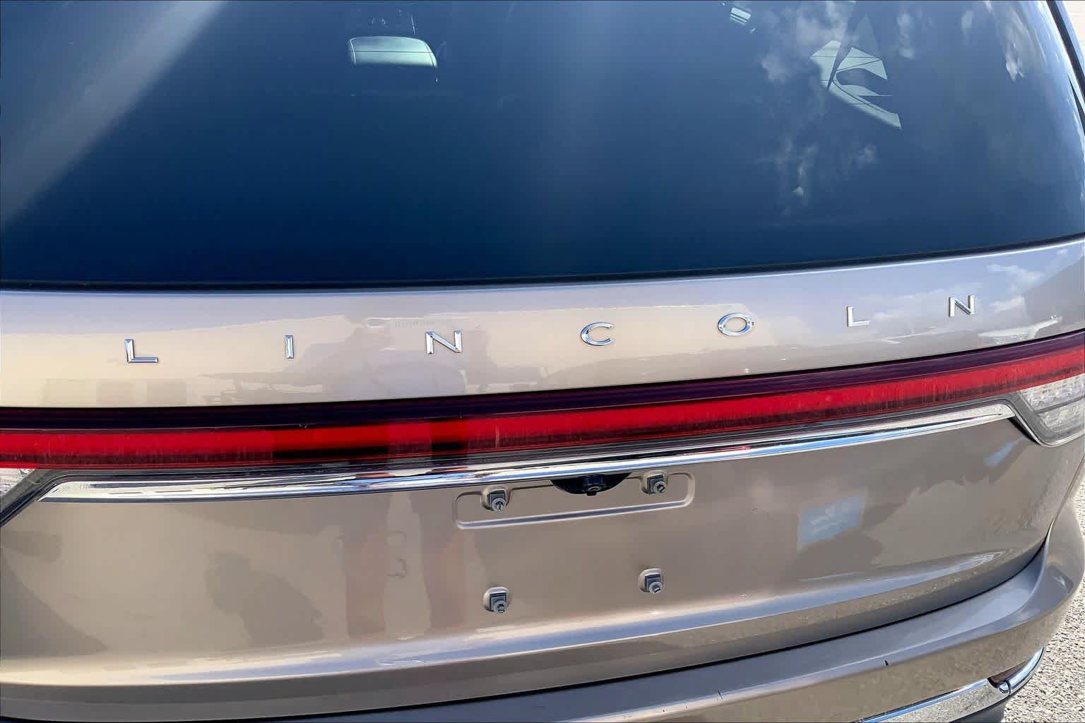 Used 2020 Lincoln Aviator Reserve w/ Equipment Group 201A RWD image 30