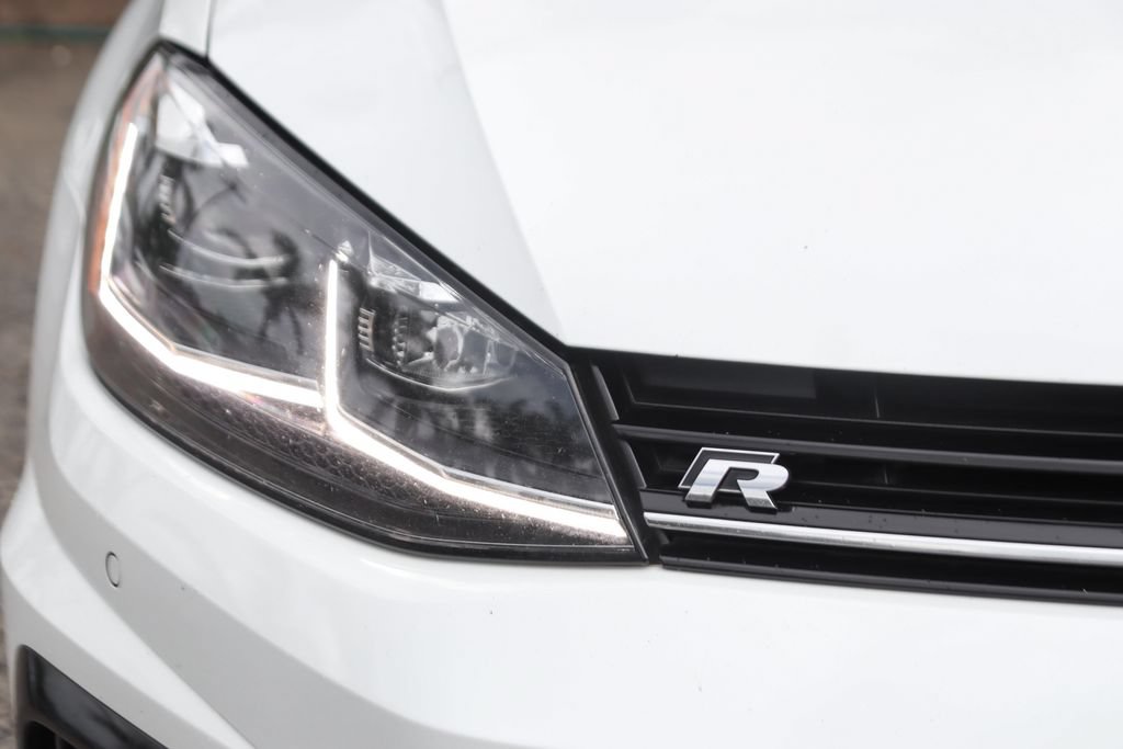 Used 2018 Volkswagen Golf R 4-Door AWD/4WD image 48