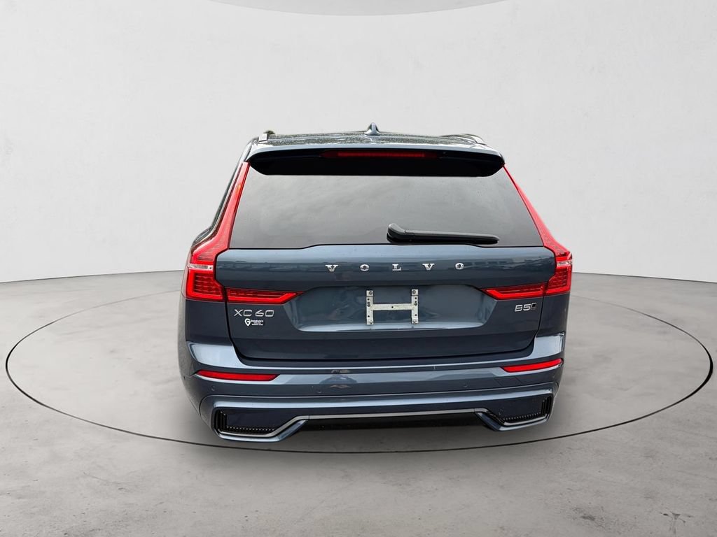 Certified 2024 Volvo XC60 B5 Plus w/ Climate Package AWD/4WD image 4