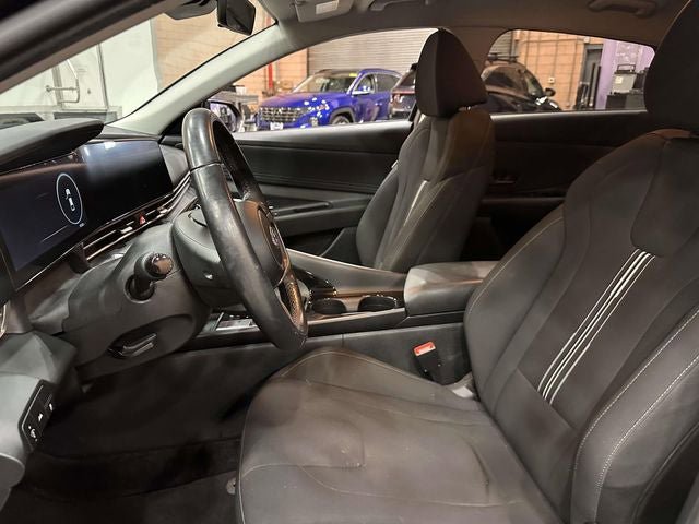Used 2023 Hyundai Elantra SEL w/ Convenience Package FWD image 18