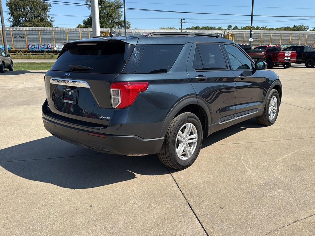 Used 2023 Ford Explorer XLT image 6