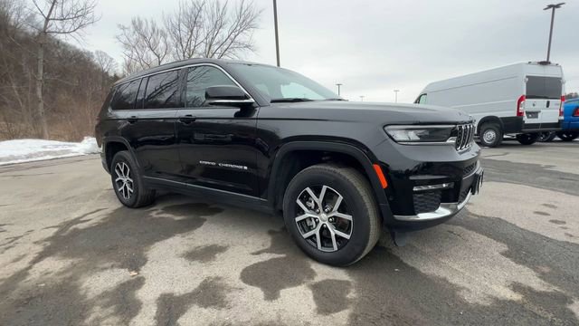 Used 2024 Jeep Grand Cherokee L Limited w/ Luxury Tech Group II image 2