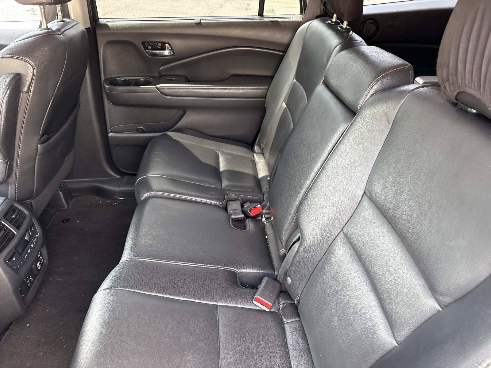 Used 2019 Honda Pilot Touring image 32