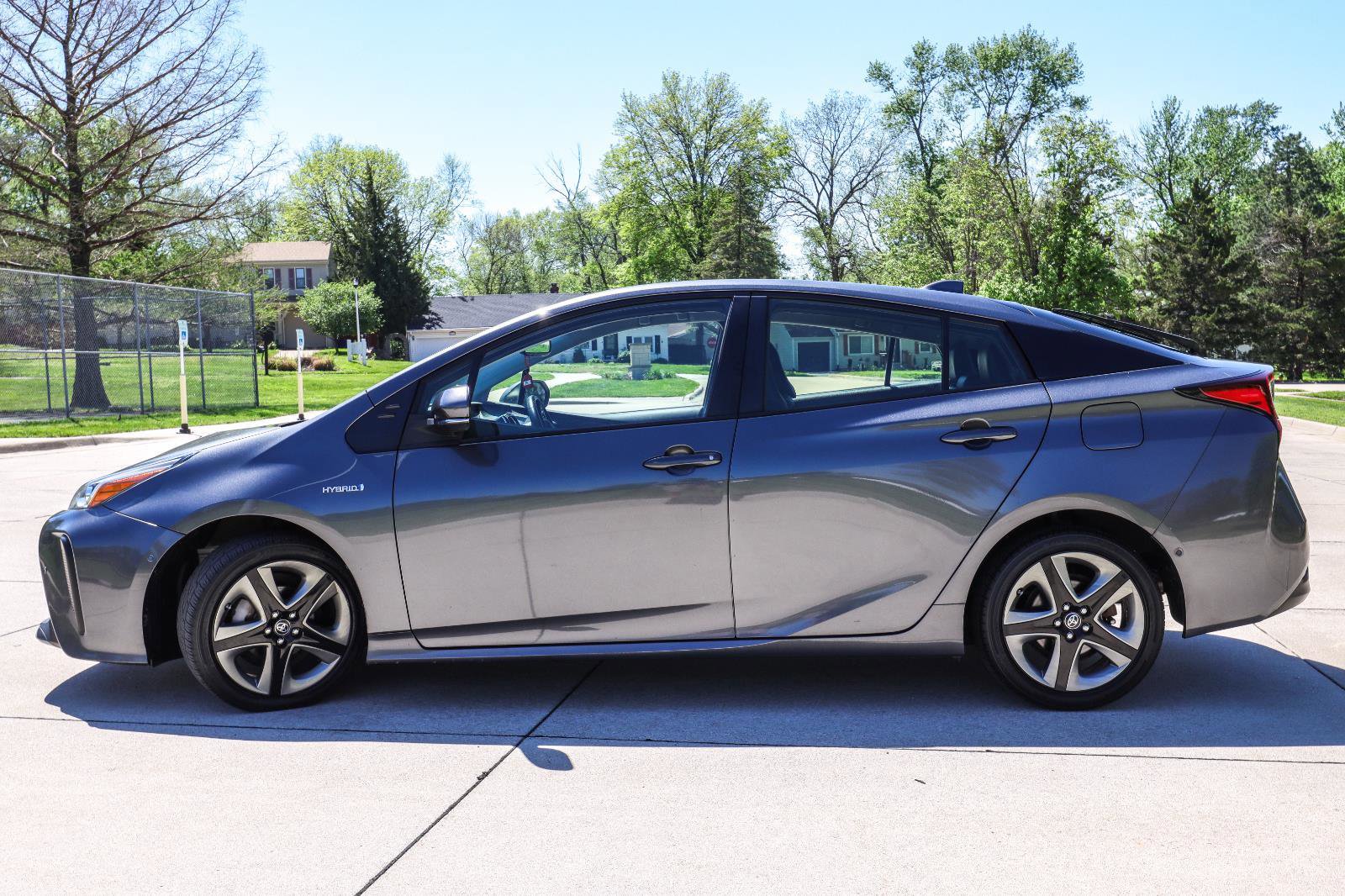 Used 2021 Toyota Prius XLE FWD image 4