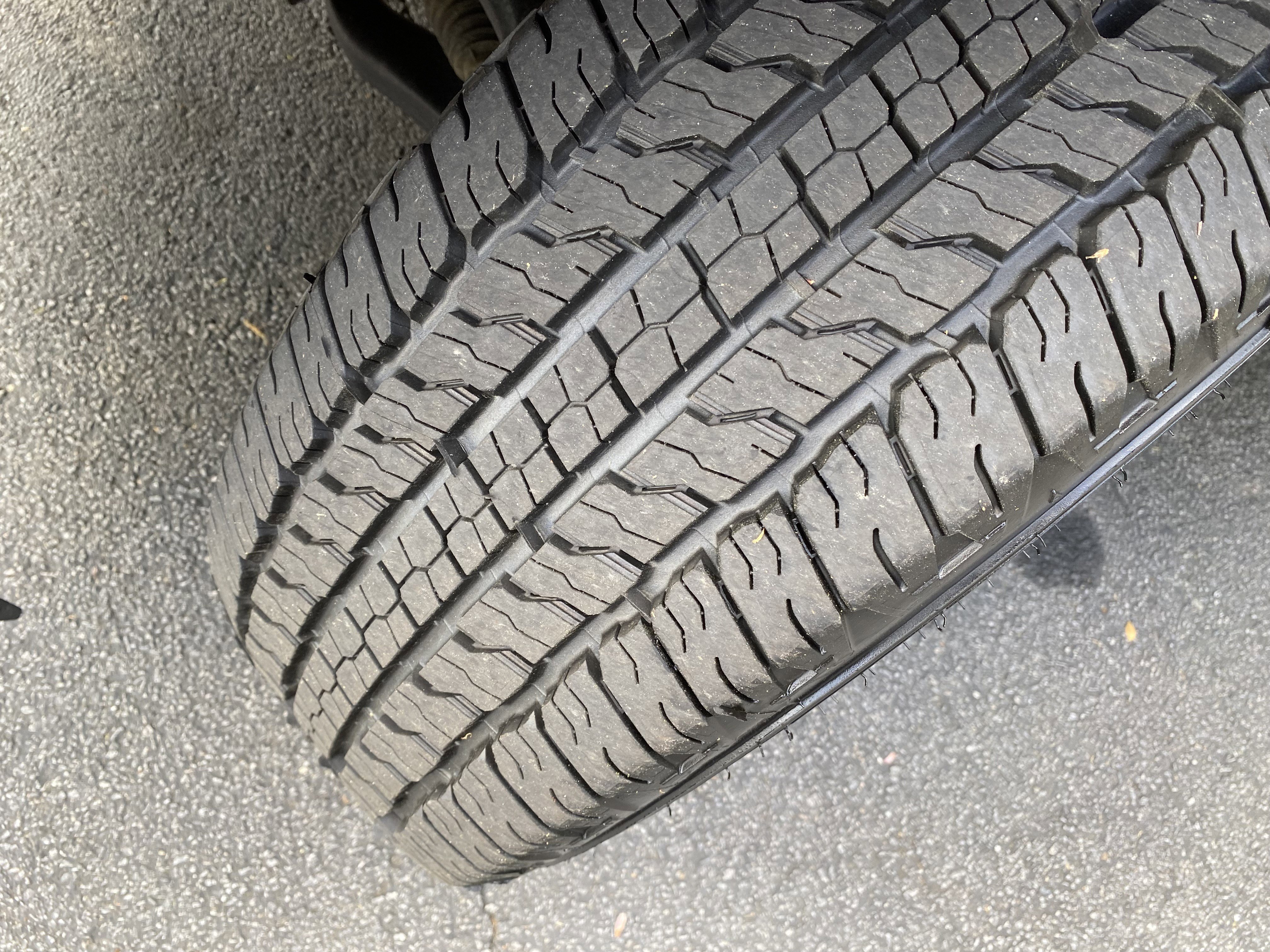 Used 2018 GMC Canyon SLE image 12