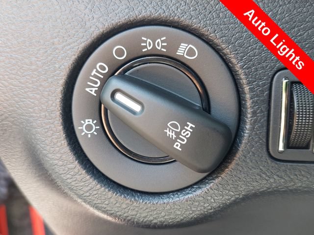 Used 2017 Dodge Challenger R/T Scat Pack RWD image 19
