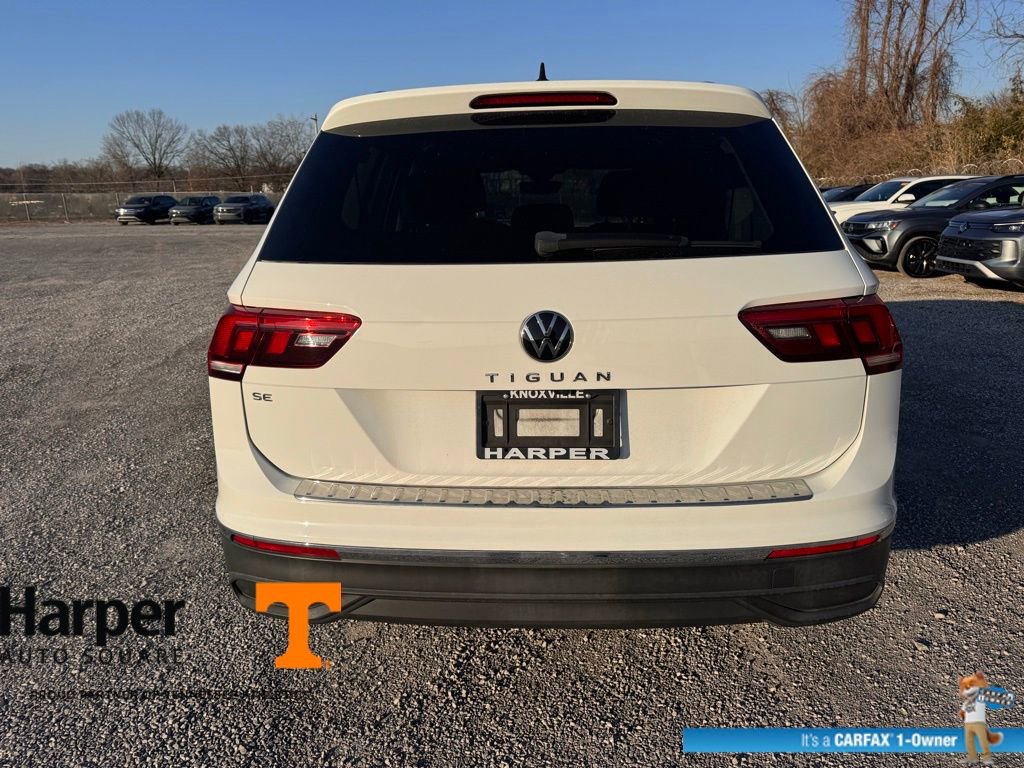 Used 2022 Volkswagen Tiguan SE w/ Panoramic Sunroof Package image 4