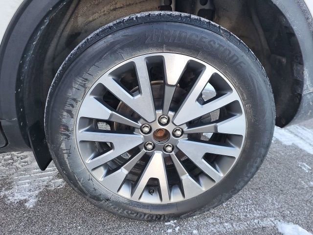 Used 2022 Ford Escape Titanium w/ Class II Trailer Tow Package image 18