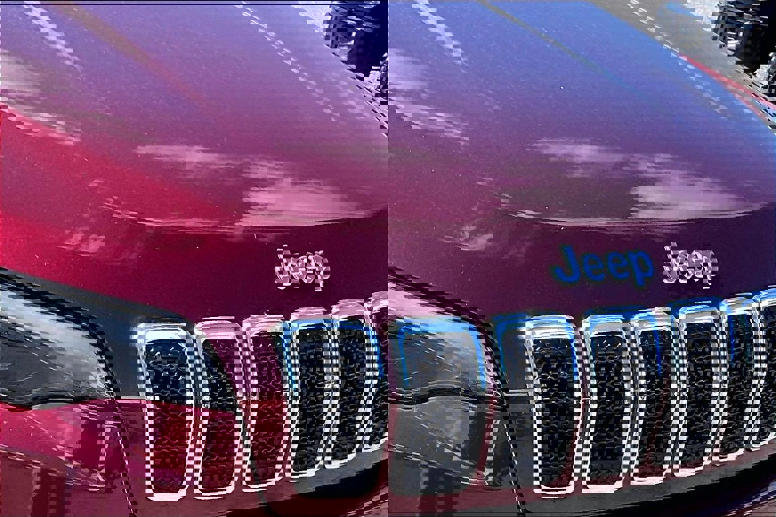 Used 2019 Jeep Cherokee Latitude Plus w/ Cold Weather Group image 28