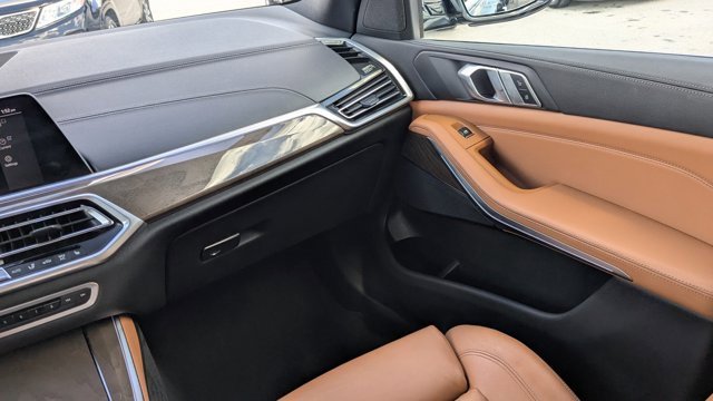 Used 2021 BMW X5 xDrive45e w/ Parking Assistance Package image 19