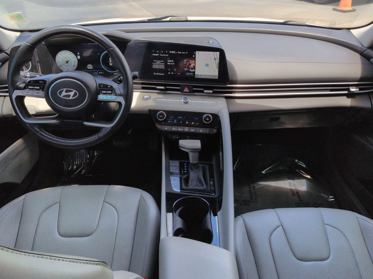 Used 2024 Hyundai Elantra Limited FWD image 14