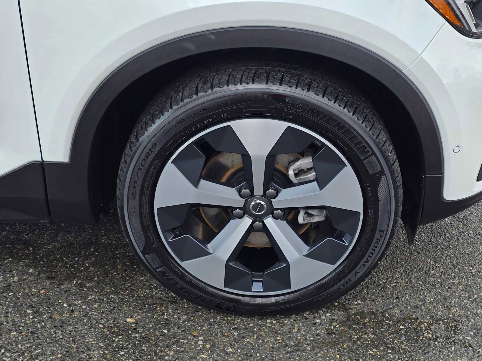 Certified 2025 Volvo XC40 B5 Plus image 9