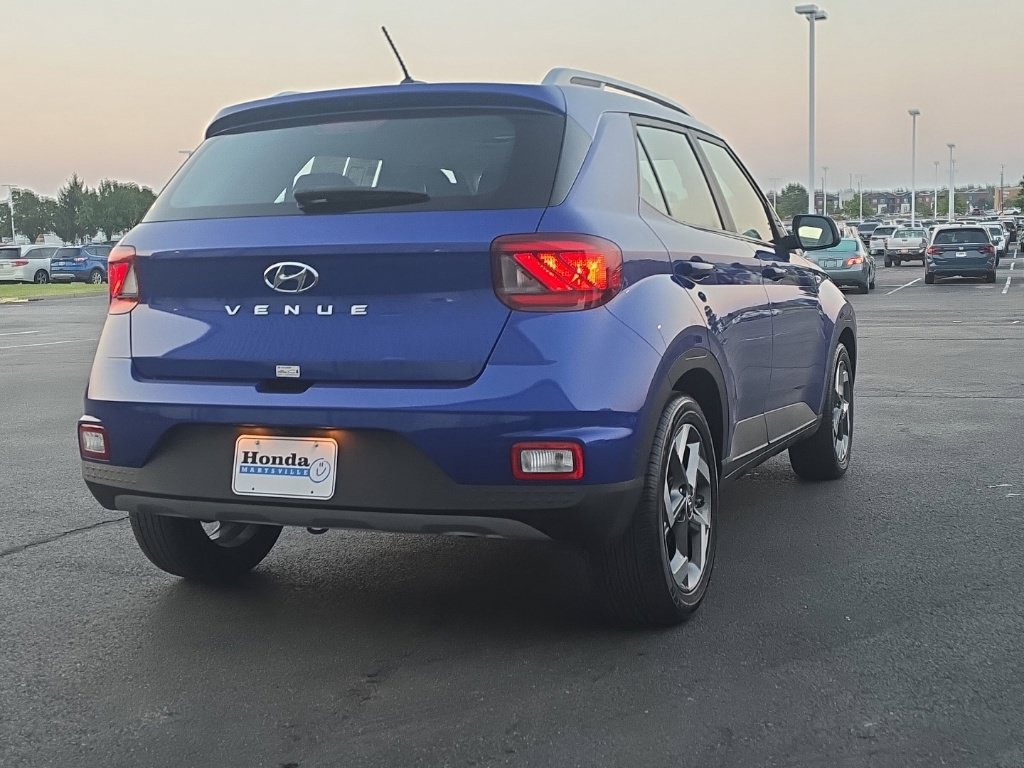 Used 2025 Hyundai Venue SEL FWD image 7