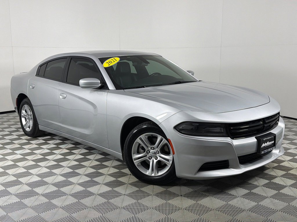 Used 2021 Dodge Charger SXT w/ Leather Interior Group image 2