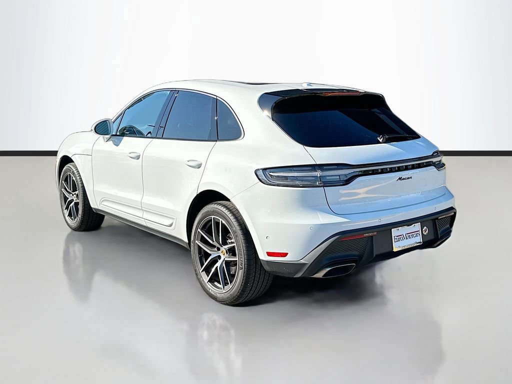 Certified 2026 Porsche Macan AWD/4WD image 3