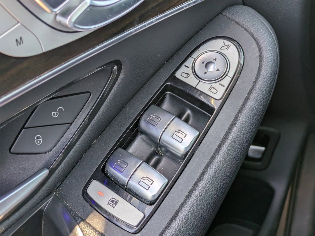 Used 2021 Mercedes-Benz GLC 300 w/ Multimedia Package image 29