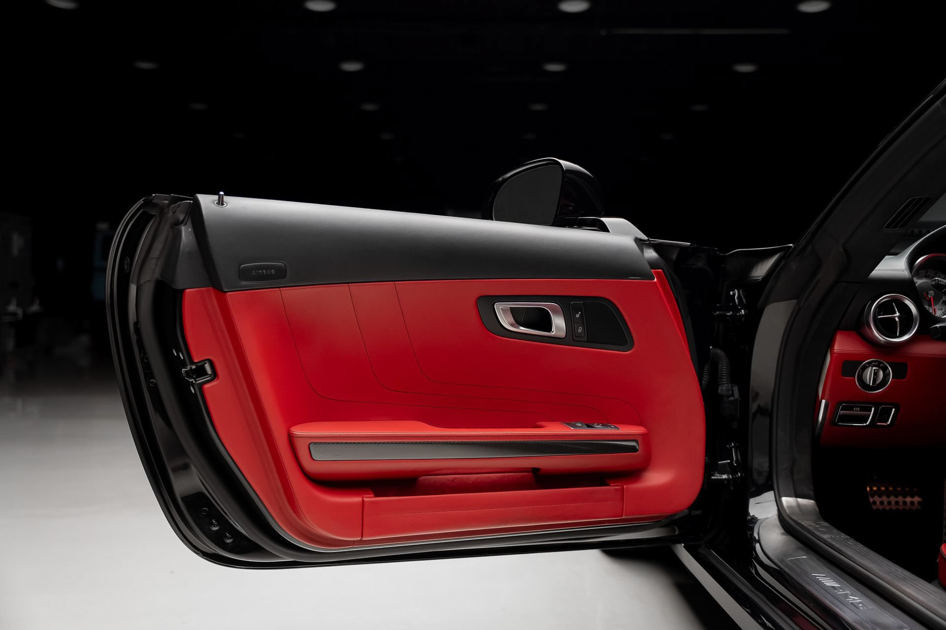 Used 2012 Mercedes-Benz SLS AMG Roadster image 61