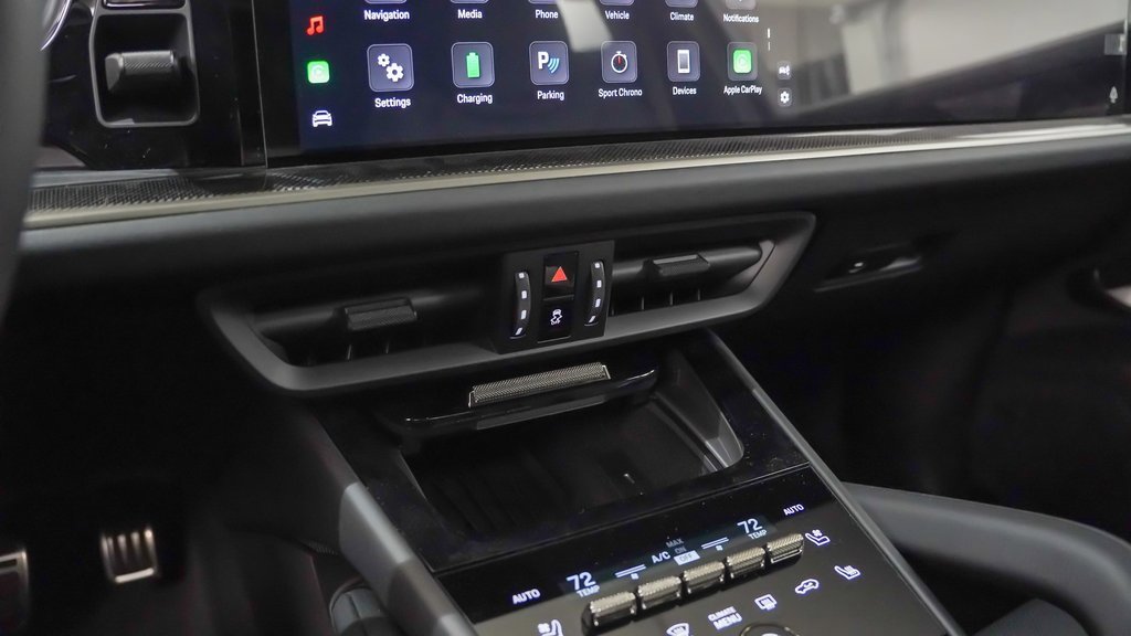 New 2025 Porsche Cayenne Turbo image 32