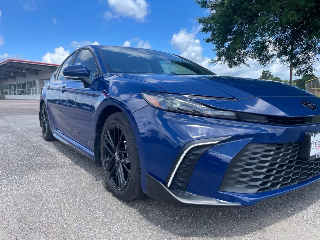 Used 2025 Toyota Camry SE w/ Convenience Package FWD image 14