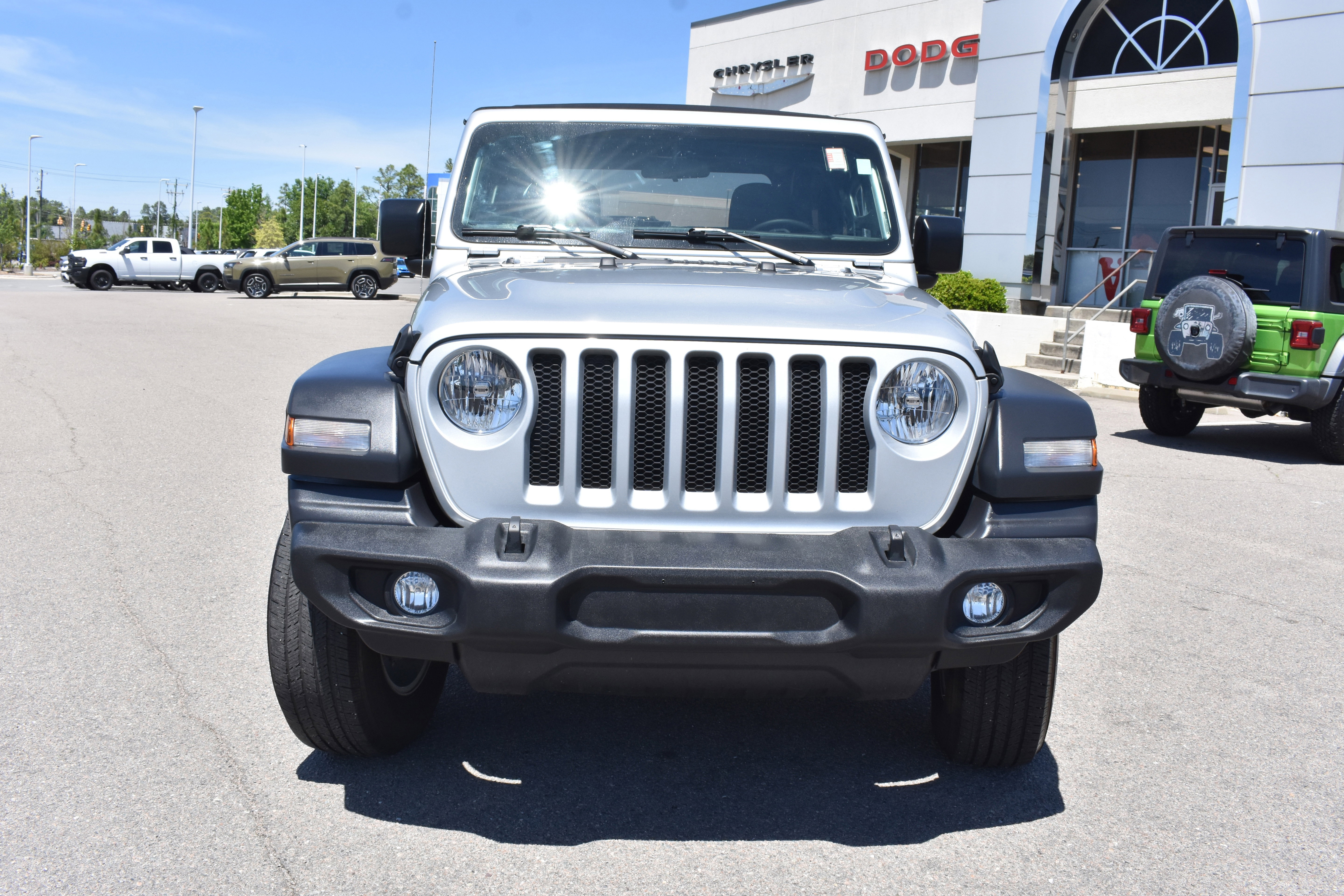 Used 2023 Jeep Wrangler Sport AWD/4WD image 4