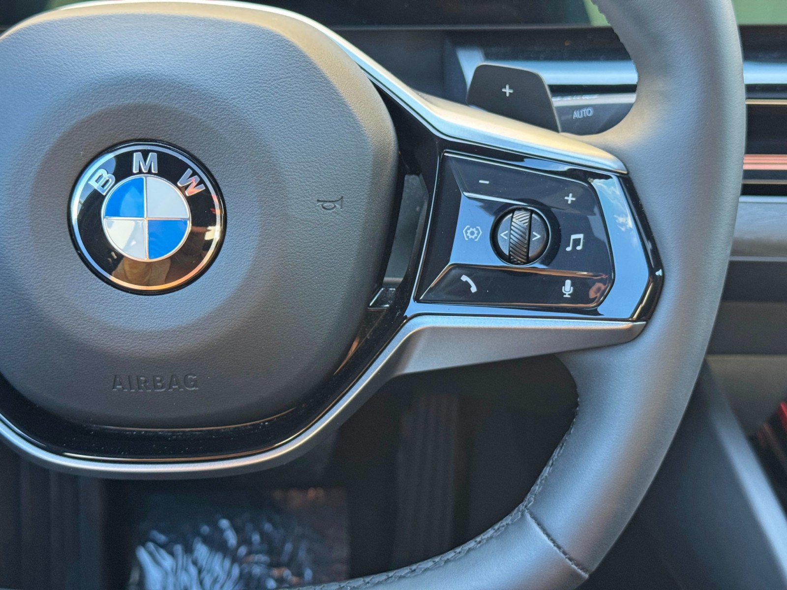 Used 2024 BMW 530i w/ Convenience Package RWD image 24