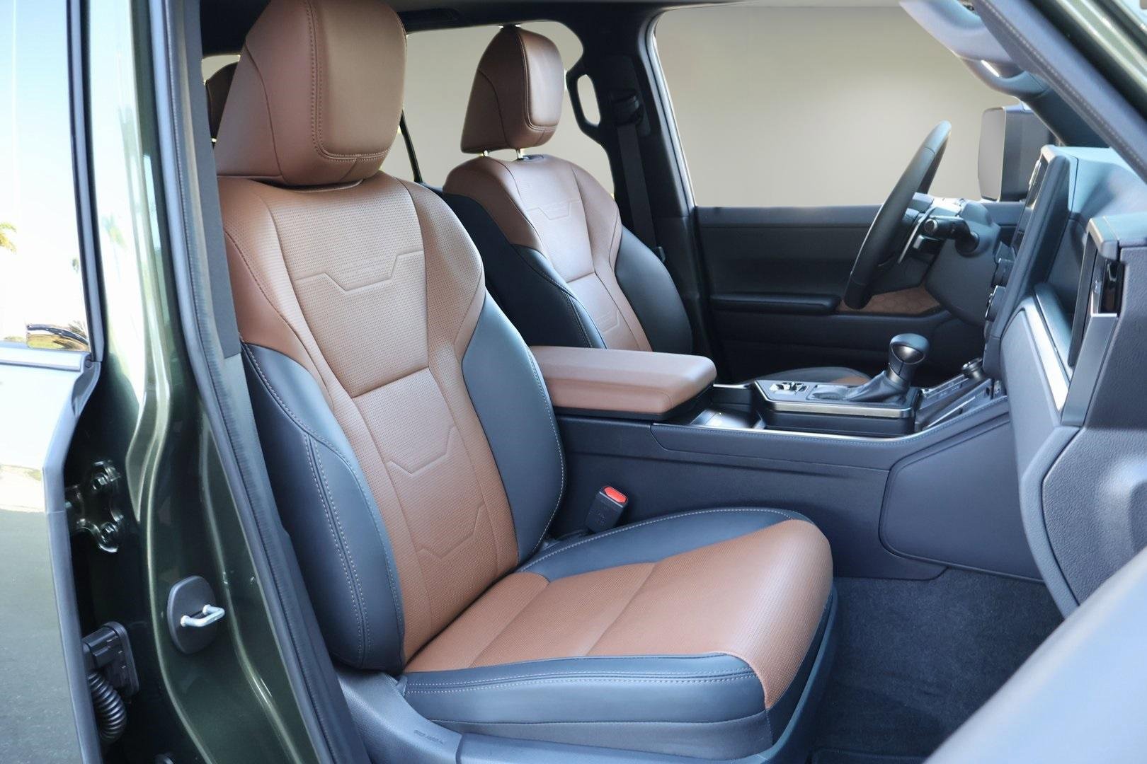 Used 2025 Lexus GX 550 image 21