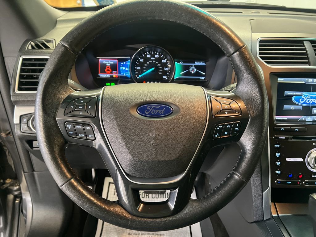 Used 2016 Ford Explorer Limited image 21