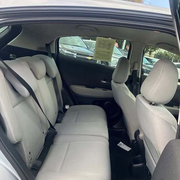 Used 2022 Honda HR-V LX image 19