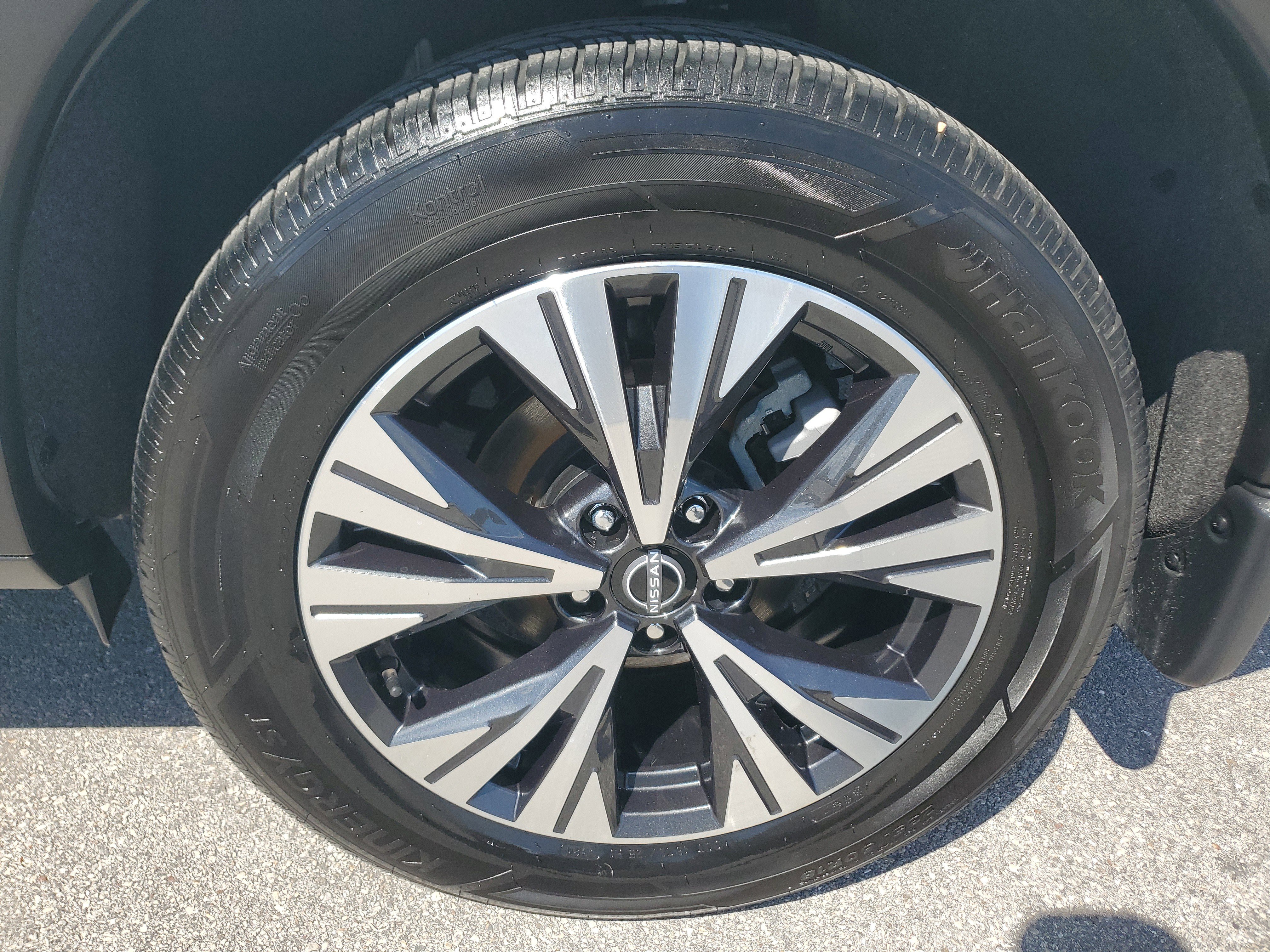 Used 2023 Nissan Rogue SV image 28