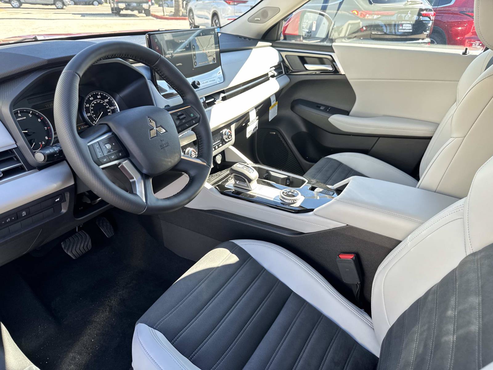 New 2026 Mitsubishi Outlander SE FWD image 12
