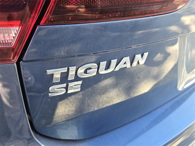 Used 2020 Volkswagen Tiguan SE w/ Panoramic Sunroof Package image 11