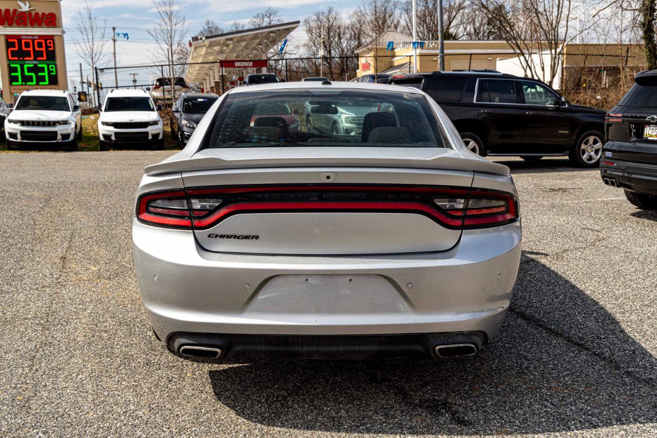 Used 2021 Dodge Charger SXT w/ Blacktop Package image 5
