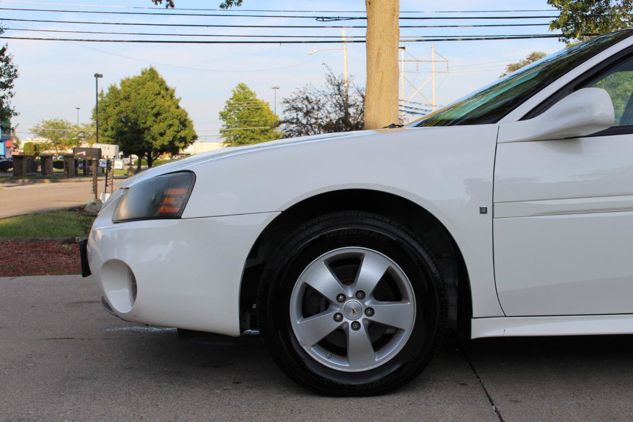 Used 2008 Pontiac Grand Prix w/ Preferred Package FWD image 38